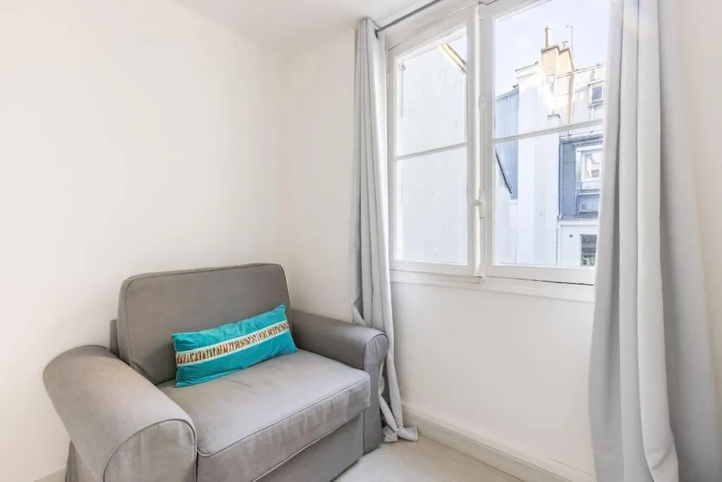 Beautiful Flat 3 Bedrooms In 9Th Arrondissement Paris